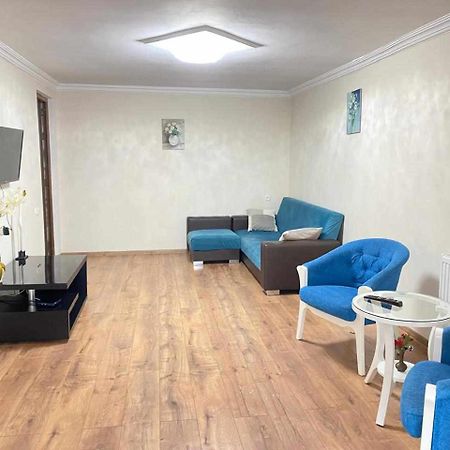 Freedom Square Apartment ティビリシ エクステリア 写真