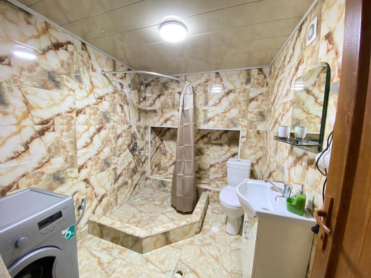 Freedom Square Apartment ティビリシ エクステリア 写真