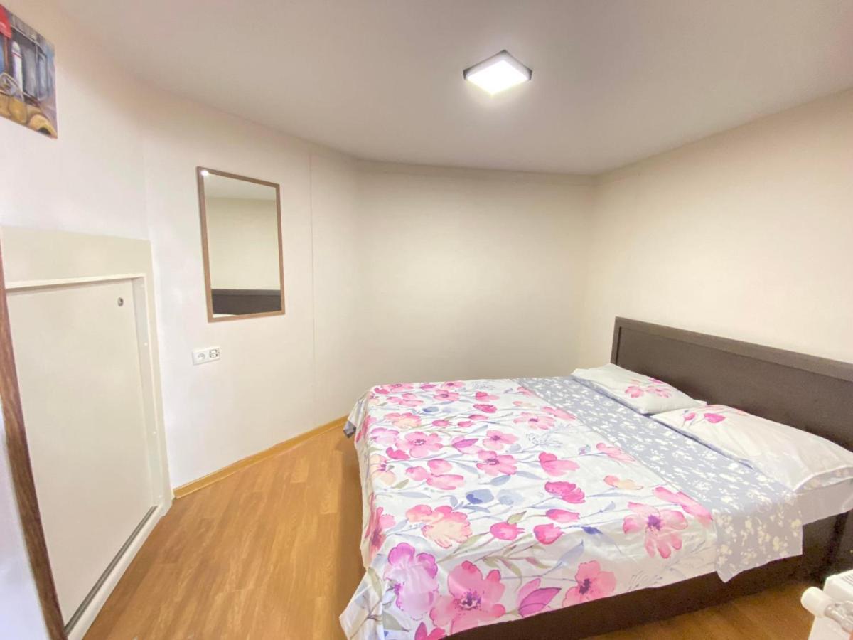 Freedom Square Apartment ティビリシ エクステリア 写真