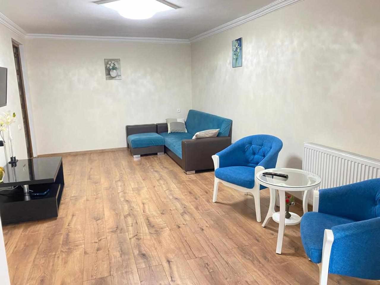 Freedom Square Apartment ティビリシ エクステリア 写真